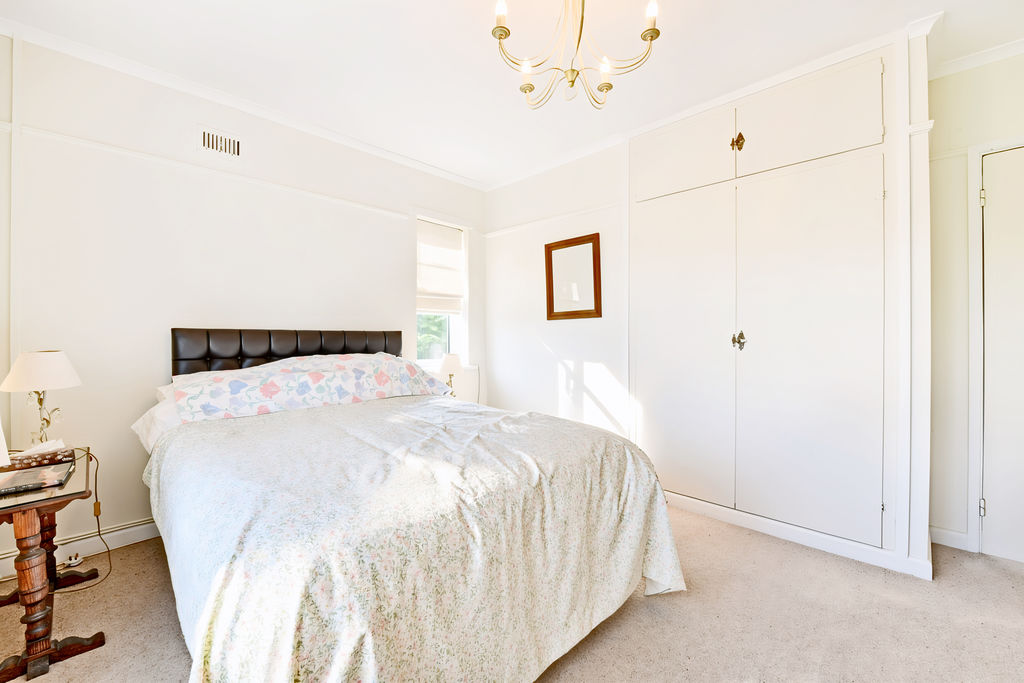 Bedroom- click for photo gallery